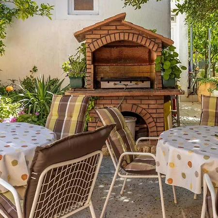 1 Bedroom Stunning In דירה