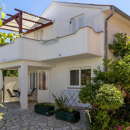 1 Bedroom Stunning In דירה *