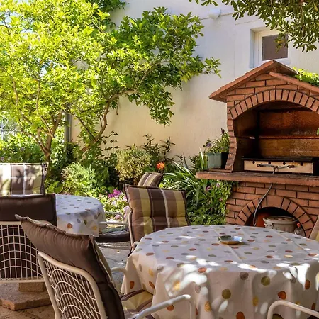 1 Bedroom Stunning In