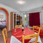1 Bedroom Stunning In Barbat na Rabu